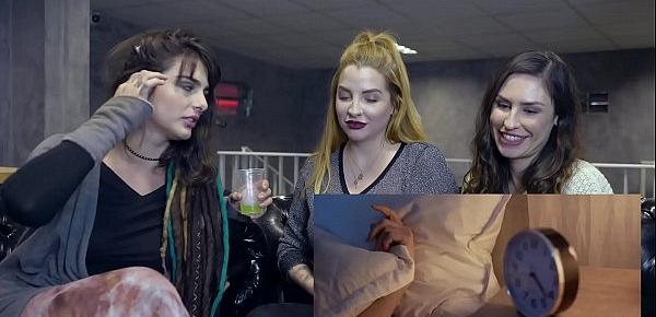  PORN REACT sem censura! Dread Hot, Clara Aguilar e Emme White assistindo a um pornô